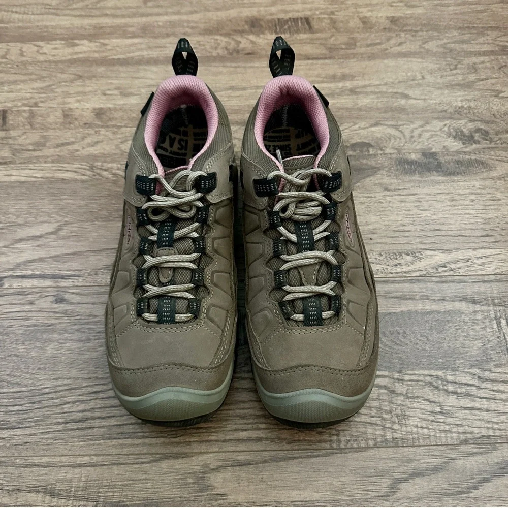 Keen Women's Taupe Hiking Shoe with Pink Lining